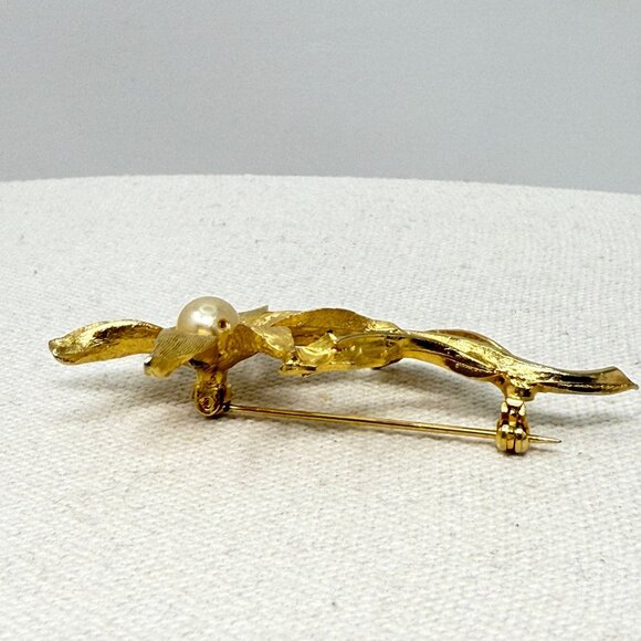 Dodds Vintage Flower Brooch Gold-Tone Faux Pearl Mid-Century Signed - Picture 6 of 10